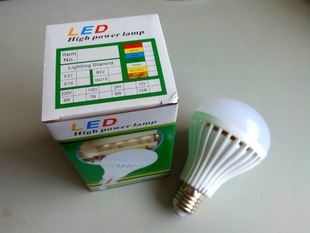 LED塑料球泡A款 Led塑料球泡灯 节能灯泡 Led球泡 正白 3W5W7W9W12W15W led灯泡图片|LED塑料球泡A款 Led塑料球泡灯 节能灯泡 Led球泡 正白 3W5W7W9W12W15W led灯泡产品图片由中山市古镇泽坤照明电器厂公司生产提供-
