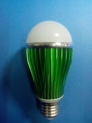 LED球泡灯 E27 7w 节能环保的彩色壳照明解决方案